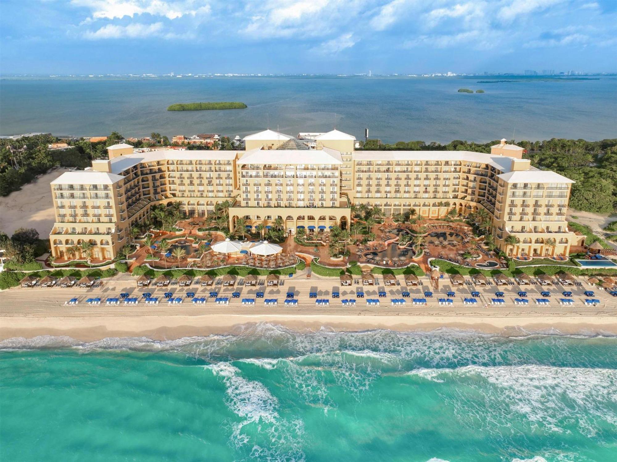 The Ritz-Carlton Cancún: 5 Diamantes de servicio y lujo
